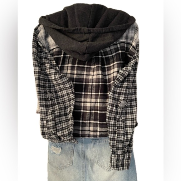 Button down shirt/ jacket - Picture 2 of 4